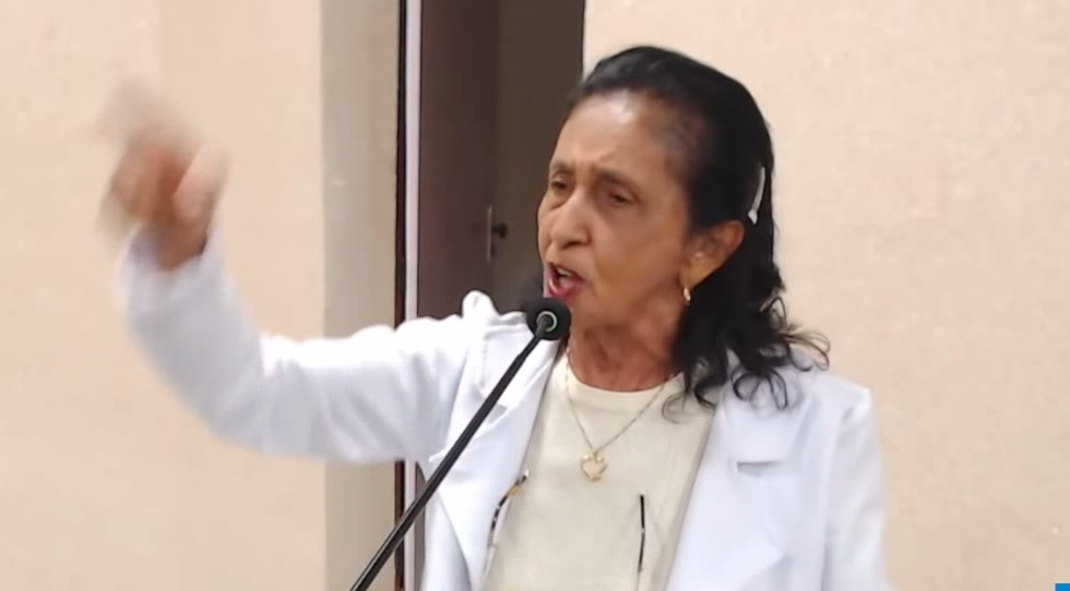 Em mensagem de Natal, vereadora deseja que quem não gosta dela vá “para as profundezas do inferno”