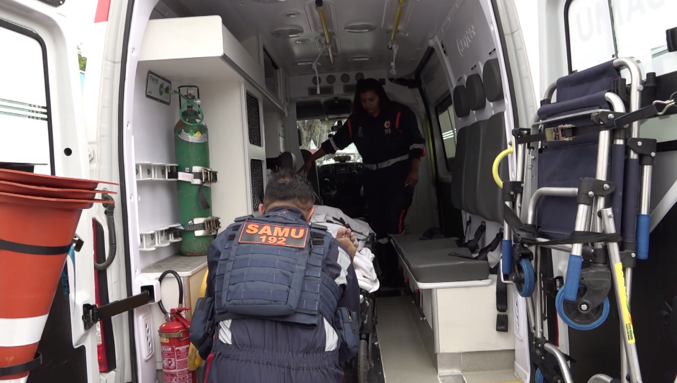 Criminosos atiram em grupo que bebia em calçada em Maracanaú, no Ceará