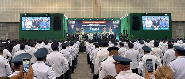 Mais de 2.500 policiais e bombeiros militares são promovidos em cerimônia em Fortaleza
