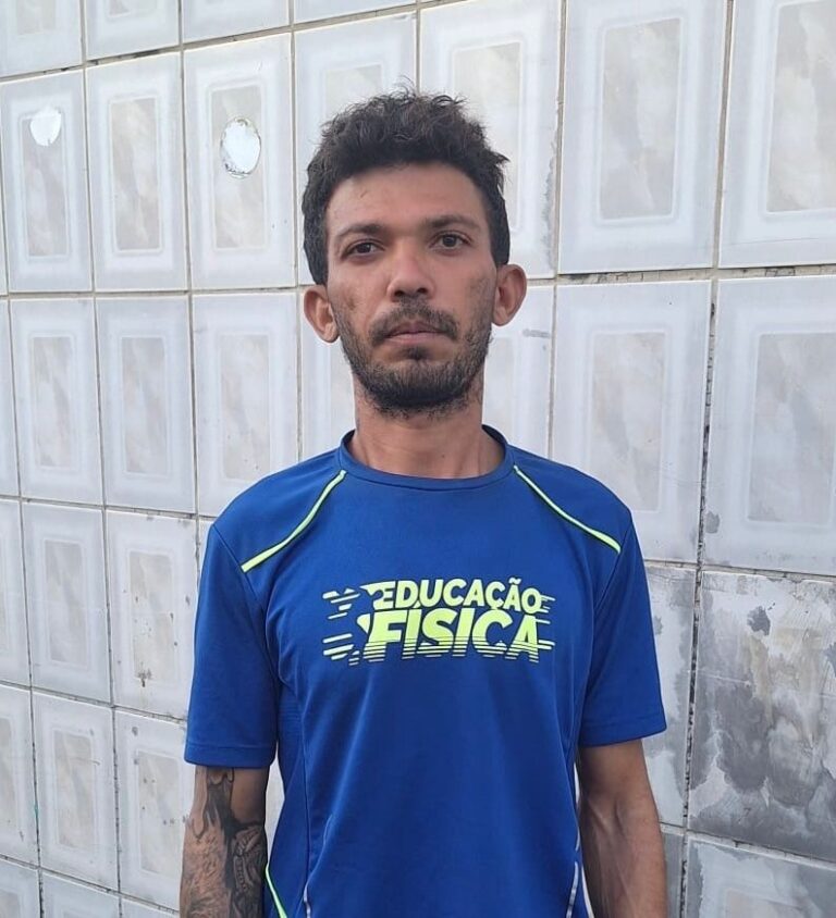 Polícia Civil divulga foto de homem foragido por matar vizinha em Juazeiro do Norte, no Ceará