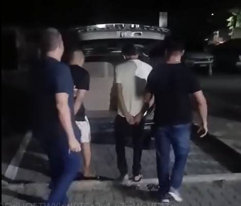 Polícia captura dupla que agrediu homem na Beira-Mar após vítima pedir respeito à faixa de pedestres; um é menor