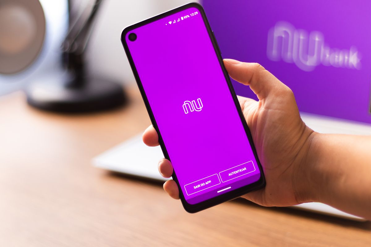 Nubank está fora do ar? Usuários relatam problemas no aplicativo nesta terça-feira (23)