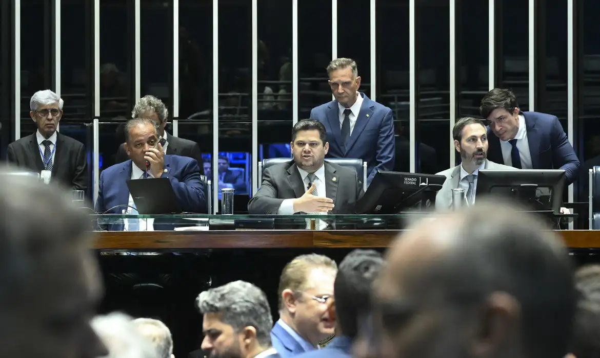 Senado aprova PL da Dosimetria, que reduz penas do 8 de Janeiro e beneficia Bolsonaro