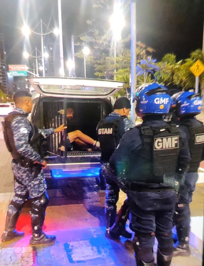 Homem com tornozeleira eletrônica é preso apos ameaçar agente da Guarda Municipal na Beira-Mar