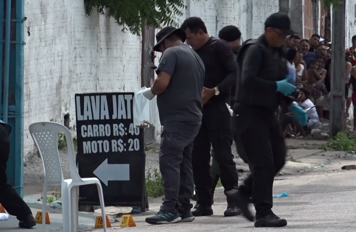 Dois homens são presos por homicídio em frente a lava-jato em Fortaleza
