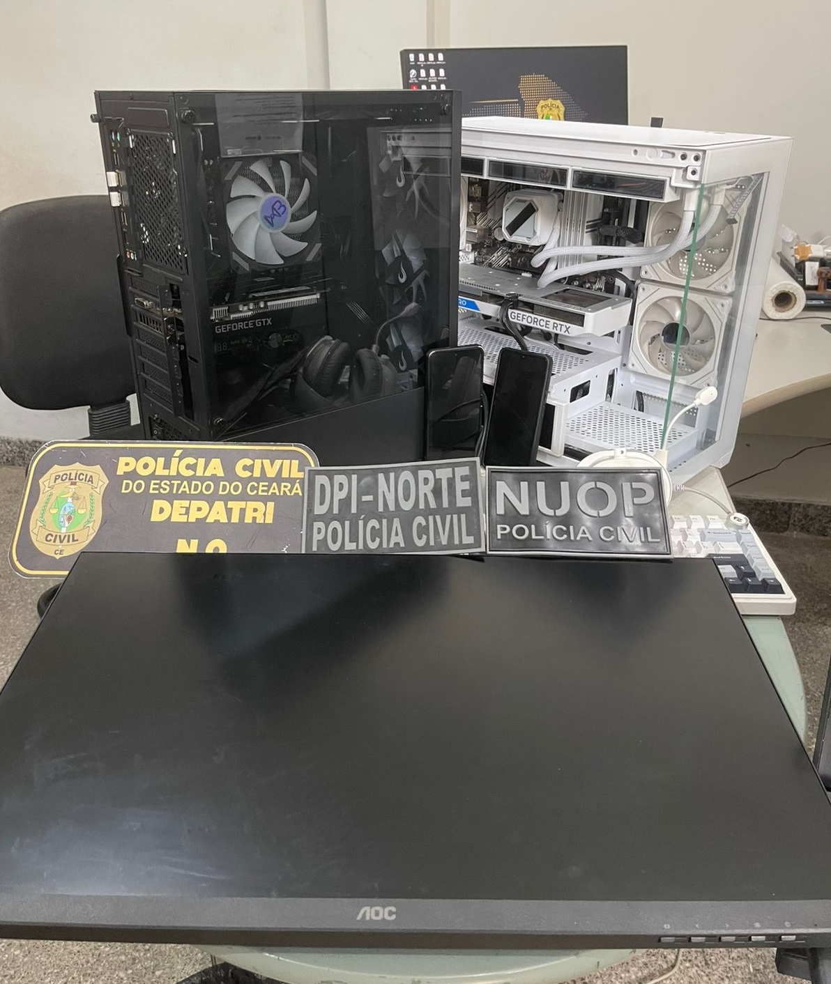 Dupla é presa em Fortaleza após anunciar na internet equipamentos eletrônicos furtados