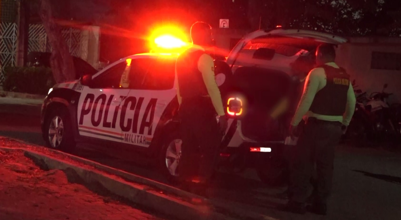 Adolescentes são capturados após assalto no calçadão da Avenida Beira-Mar, em Fortaleza