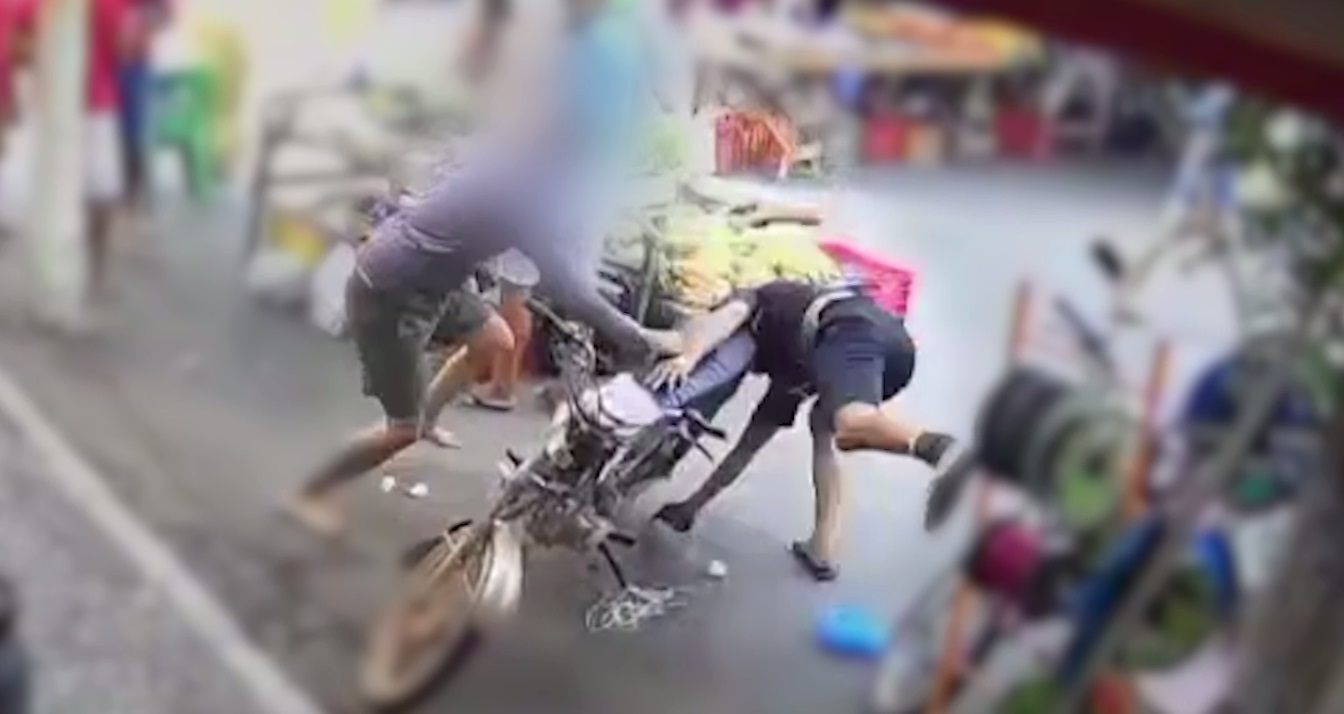 Homem tenta matar comerciante em feira no Ceará, arma falha e alvo do criminoso o desarma