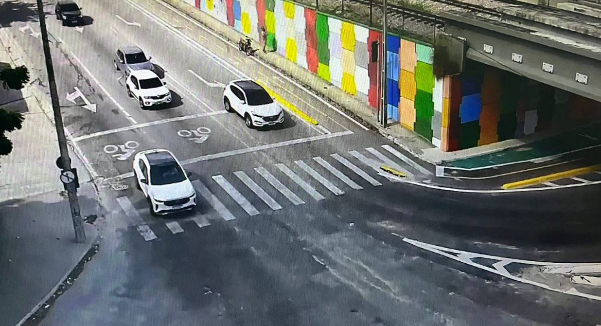 Videomonitoramento flagra pichação em viaduto da Avenida Dom Luís e suspeito é detido