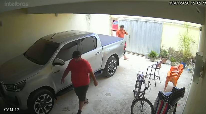 Moradores denunciam ação de criminosos em invasões a casas no Jardim Jatobá, em Fortaleza
