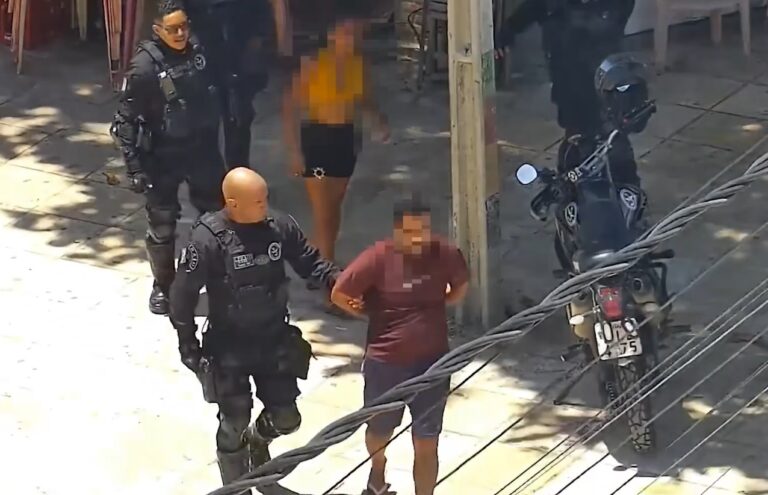 Homem é preso em barraca de praia por furto de carro em Fortaleza; confira o vídeo