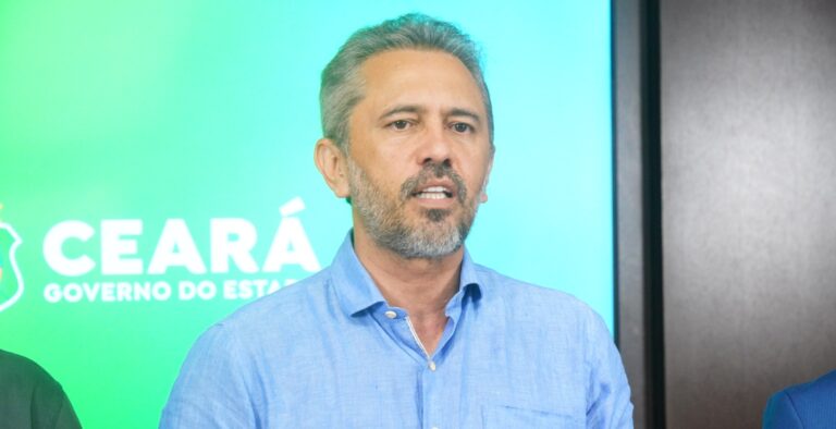 Elmano anuncia reajuste de 30% no vale-alimentação de PMs e bombeiros no Ceará
