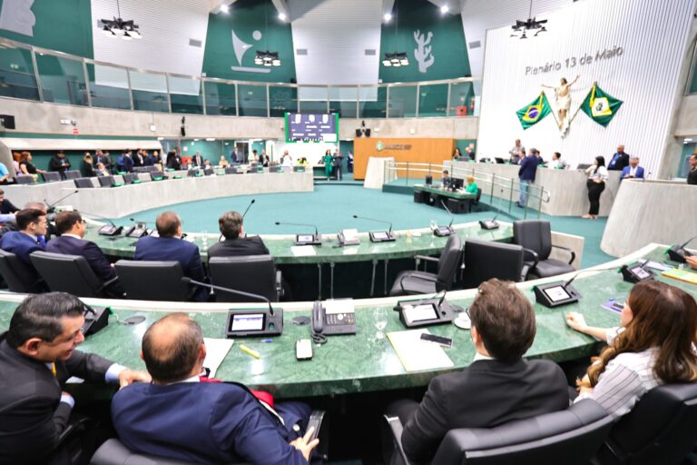 Assembleia Legislativa do Ceará retoma os trabalhos no plenário nesta segunda-feira (2)
