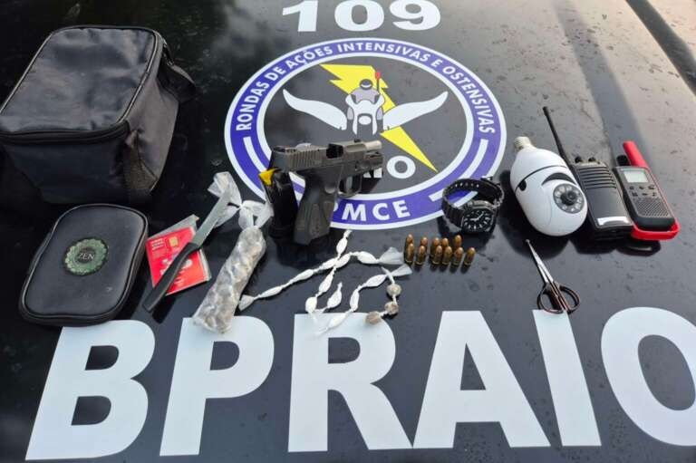 Traficante é preso no Ceará após tentar fugir pulando em telhados de casas; veja o vídeo