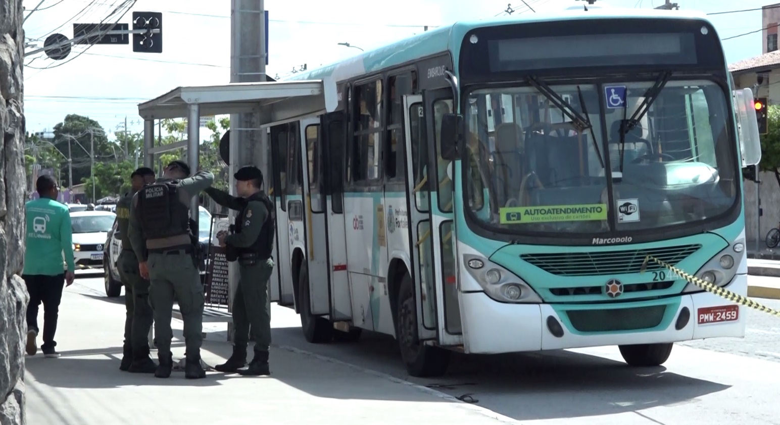 Chefe de facção é condenado por mandar matar mulher em ônibus em Fortaleza