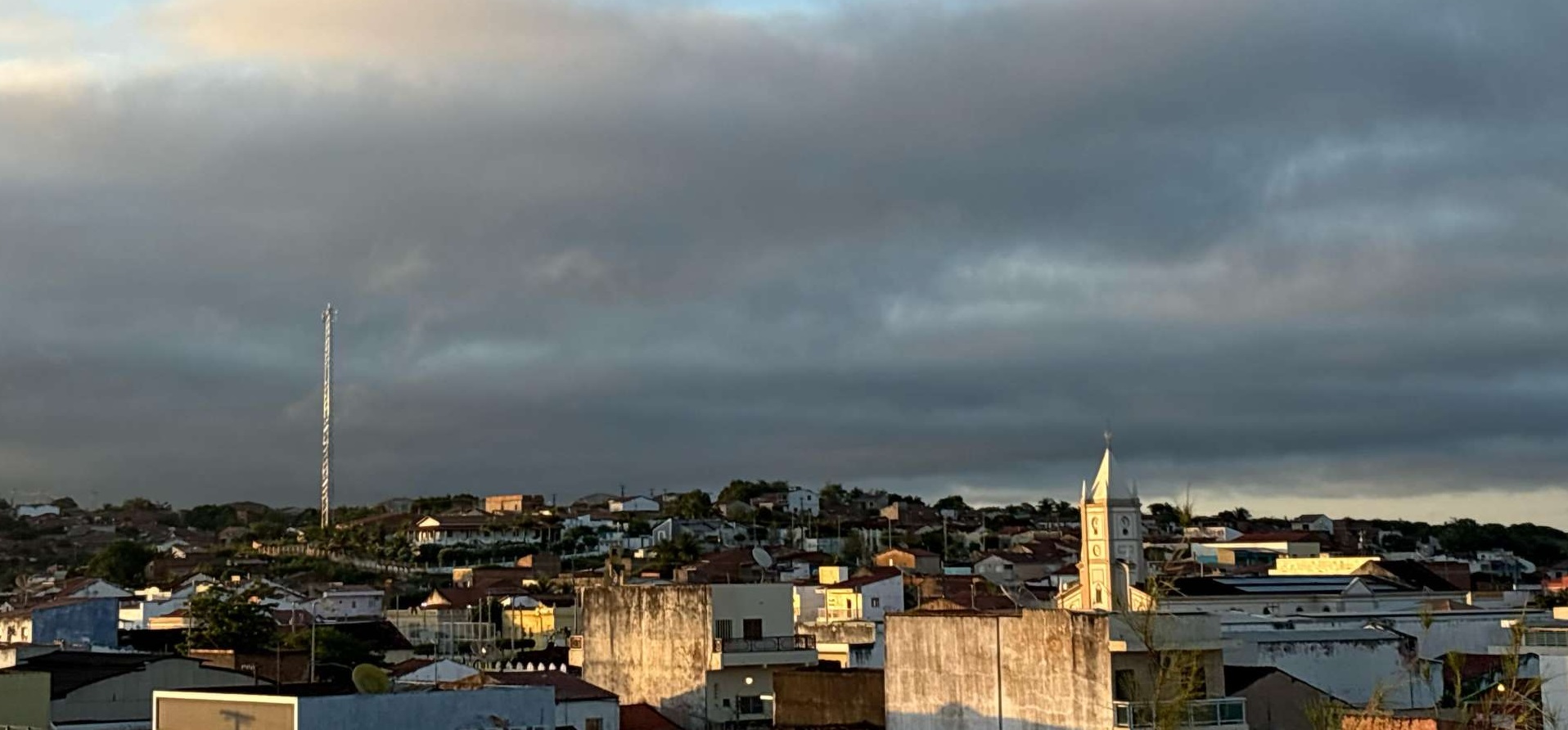 Funceme emite aviso de chuvas intensas para 84 cidades do Ceará; confira lista