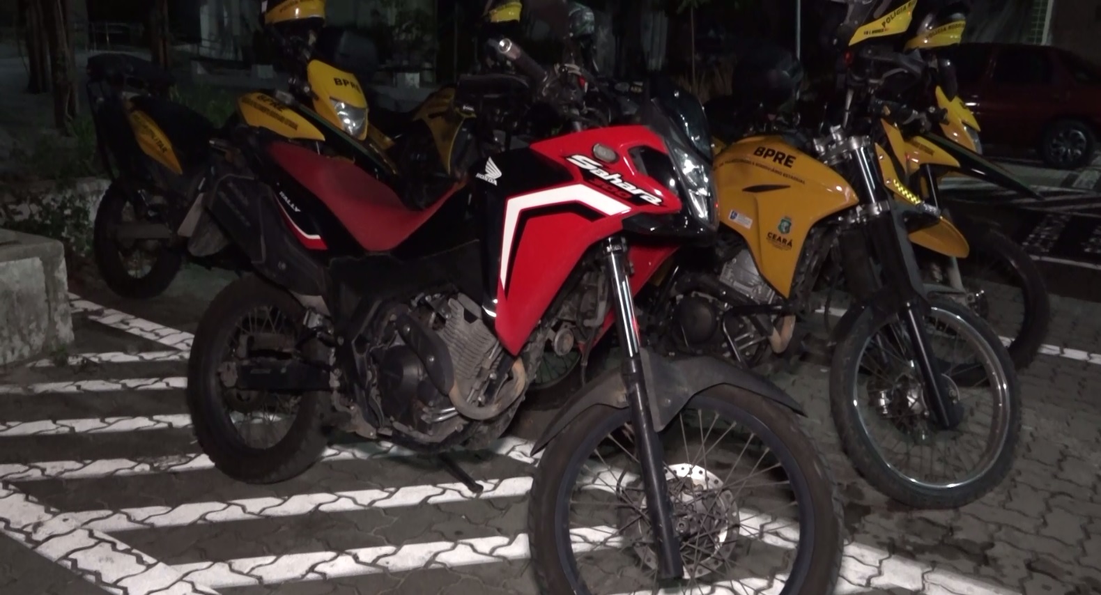 Adolescentes são capturados por direção perigosa após tentarem fugir da polícia em Fortaleza