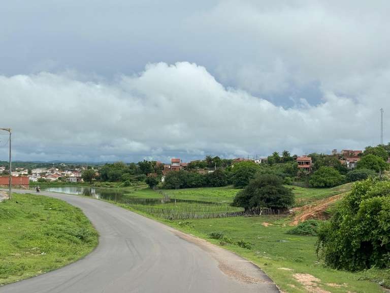 Ararendá concentra maior volume de chuva do dia no Ceará; 30 municípios registram precipitações