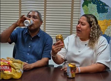 Superintendente do Detran-CE repete teste do bafômetro com cerveja sem álcool e resultado marca zero