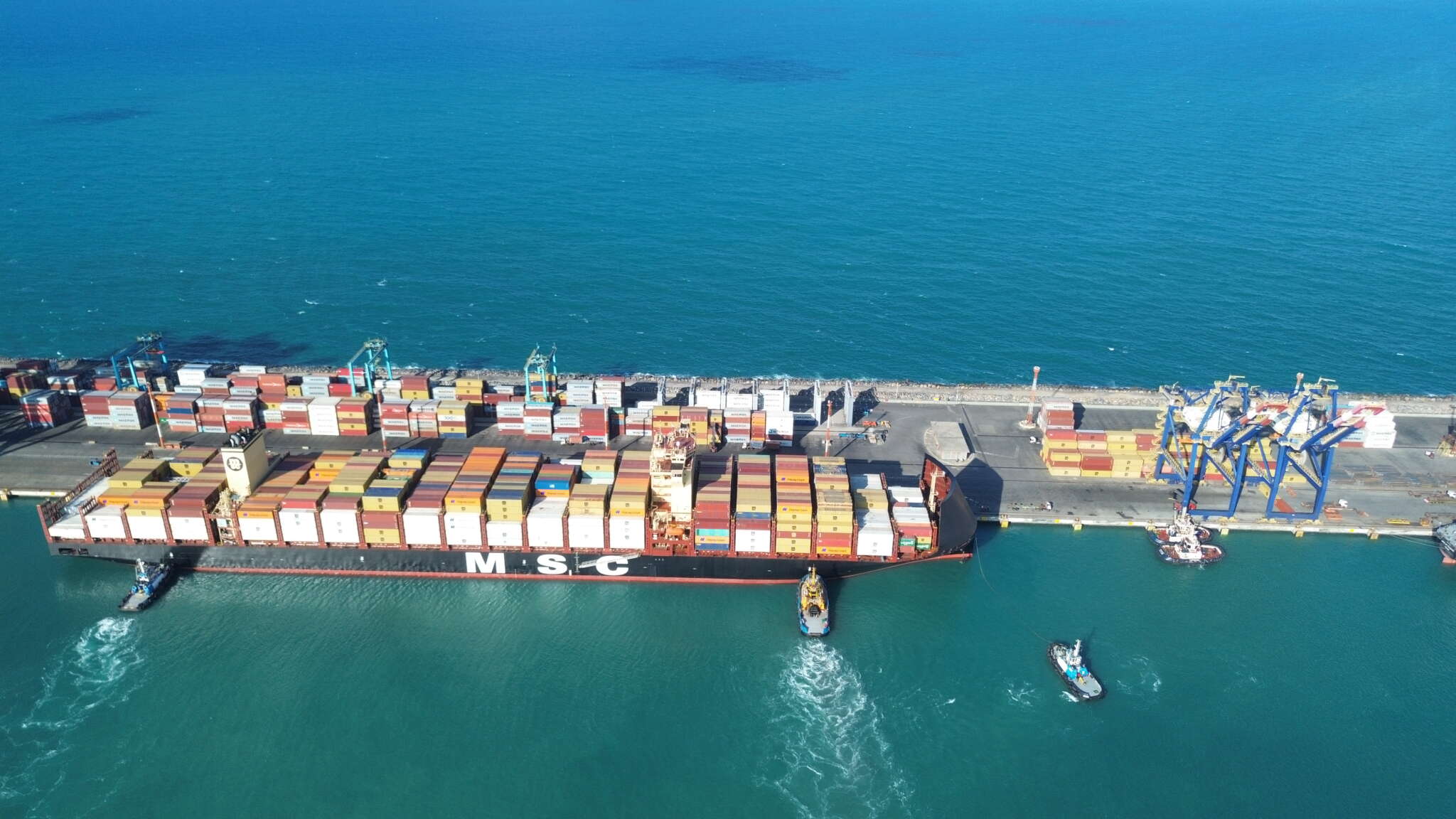 Porto do Pecém alcança recorde de contêineres e cresce 7% em movimentação de cargas