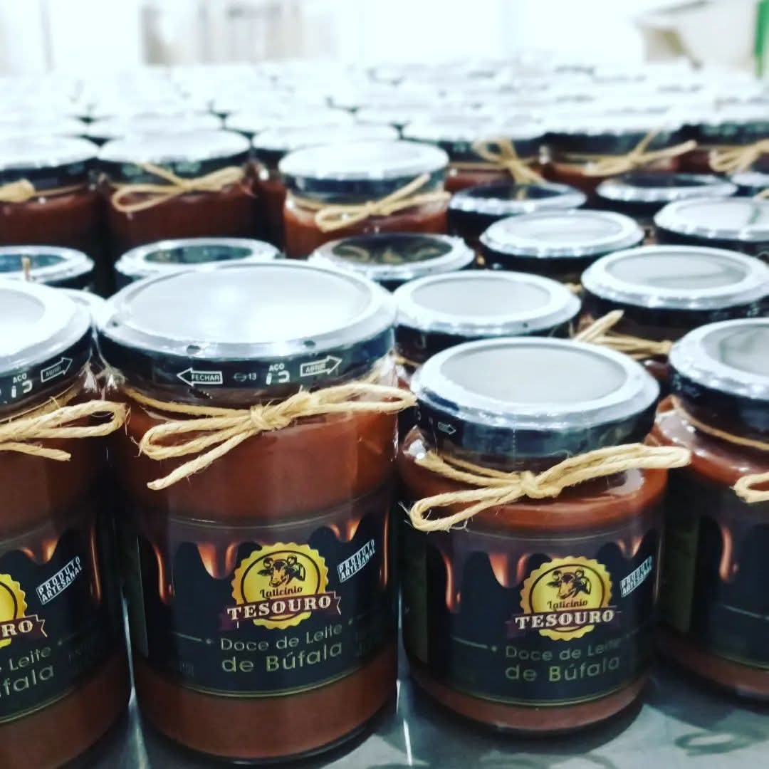 Pouco açúcar e muita paciência: leite de búfala se torna doce premiado