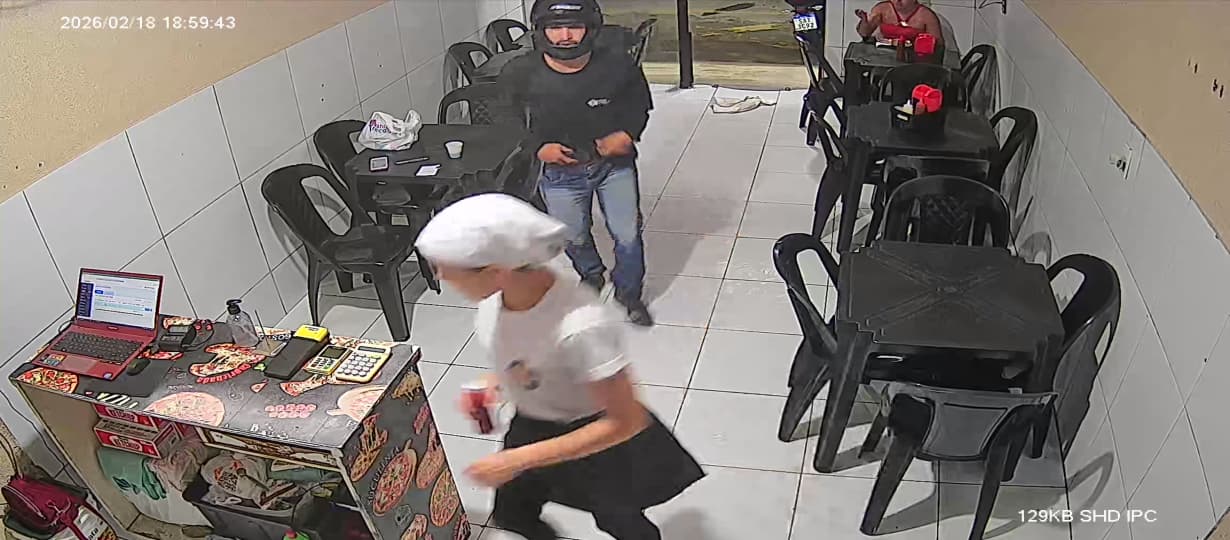 Criminoso invade pizzaria e assalta funcionária e cliente em Caucaia