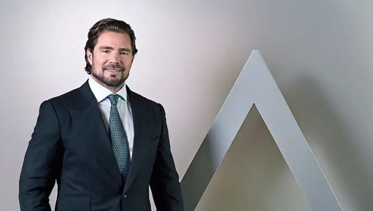 Daniel Vorcaro, dono do Banco Master, é preso pela PF