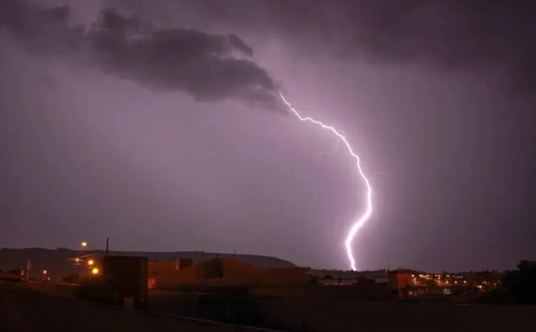 Ceará já registra mais de 98 mil raios em 2026; confira as cidades mais atingidas