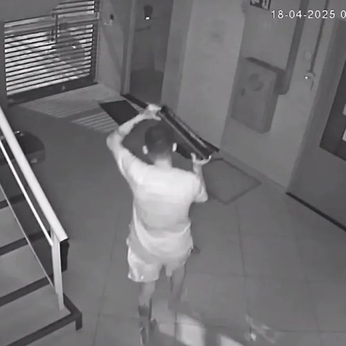 Homem invade prédio pela janela e furta dois notebooks durante a madrugada