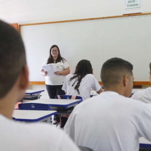 Elmano anuncia pagamento do reajuste de 5,4% para professores no Ceará