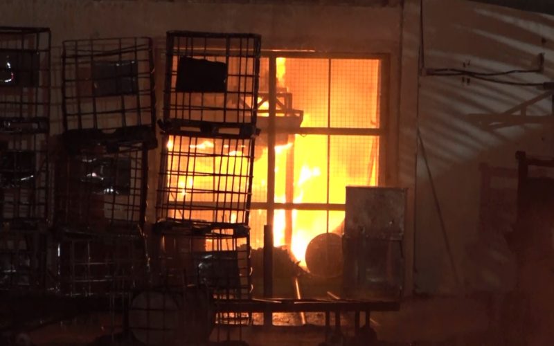 Incêndio atinge fábrica de colchões no Ceará pela segunda vez em menos de 10 dias