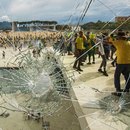 STF condena mais 119 pessoas por participação nos atos golpistas de 8 de janeiro