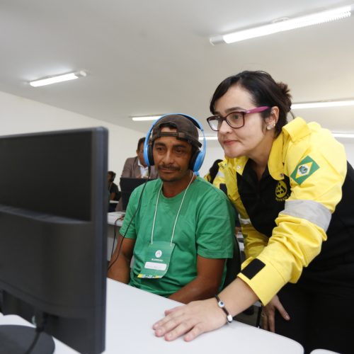 Elmano sanciona ABCDetran, que deve educar pessoas não alfabetizadas e facilitar acesso à CNH