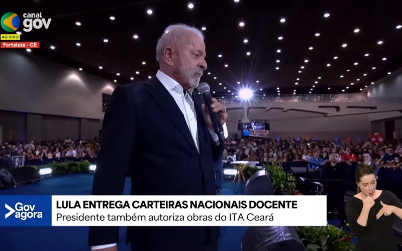 “Quero que o ajudante de pedreiro possa colocar o filho para ser engenheiro”, diz Lula no Ceará
