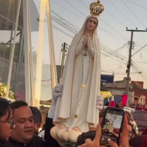 Imagem Peregrina de Nossa Senhora de Fátima chega ao Cariri, no interior do Ceará