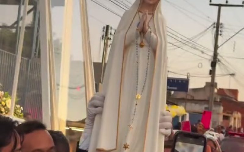 Imagem Peregrina de Nossa Senhora de Fátima chega ao Cariri, no interior do Ceará