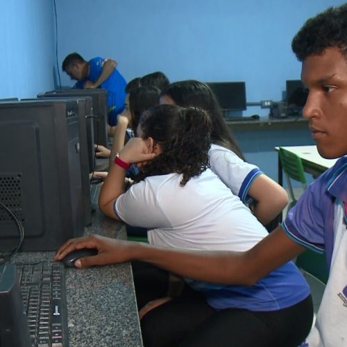 Programa Aprender Conectado leva internet para escolas em regiões de difícil acesso no Ceará