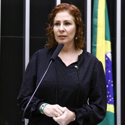 Carla Zambelli é presa na Itália por ataque hacker a sistema do CNJ
