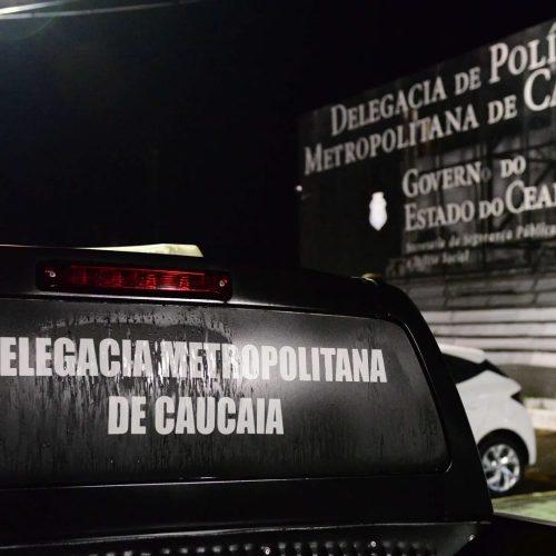 Homem procurado por homicídio é preso com crack e cocaína em Paraipaba, no Ceará