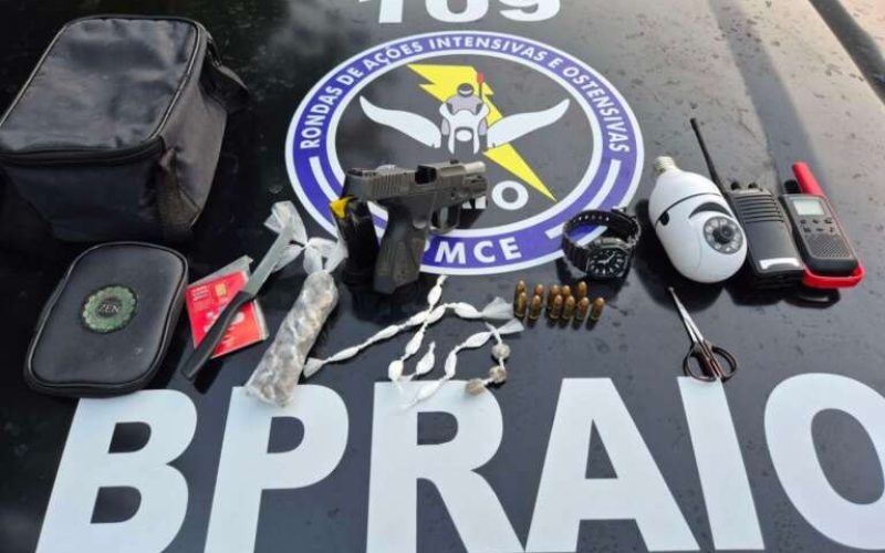 Traficante é preso no Ceará após tentar fugir pulando em telhados de casas; veja o vídeo