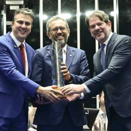 Elmano diz que coordenação da campanha de reeleição ficará com Cid e Camilo