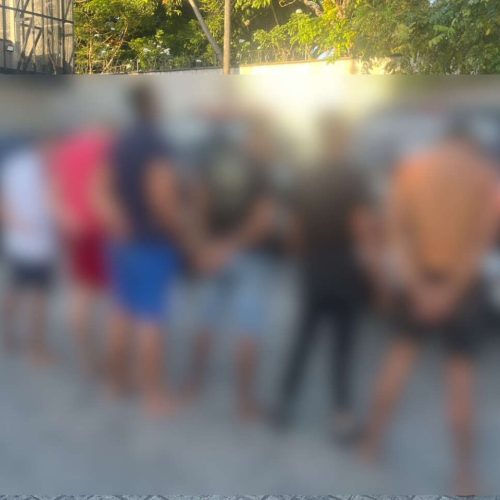 Seis homens são presos com arma de fogo após reação a abordagem policial em Fortaleza