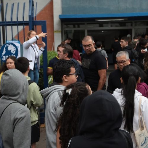 Enem 2025: estudantes fazem prova de matemática e ciências da natureza neste domingo (16)