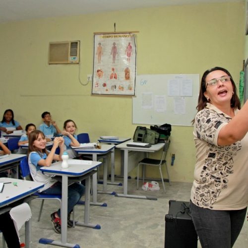 Reajuste para professores da rede pública de Fortaleza é publicado; efeito é retroativo