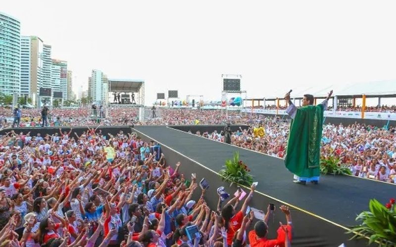 Fortaleza recebe neste sábado (25) a 18ª edição do Evangelizar é Preciso, com Padre Reginaldo Manzotti
