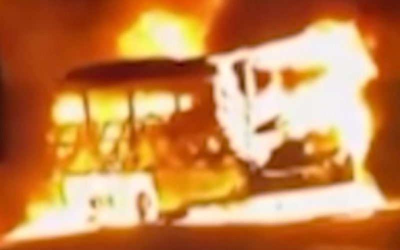 Três integrantes de facção são presos após incêndio a ônibus em Maranguape, no Ceará
