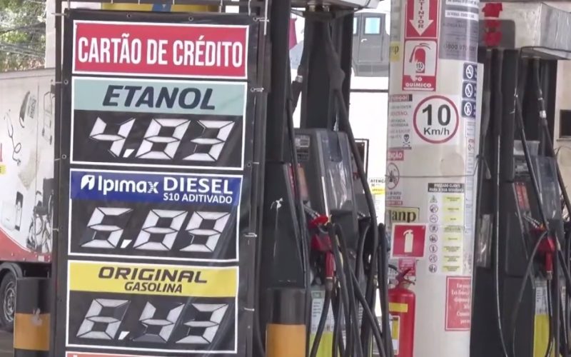 Uma semana após redução da Petrobras, postos de Fortaleza ainda não baixaram preço da gasolina
