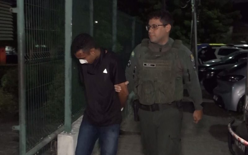 Homem tenta assaltar motorista por aplicativo e acaba sendo agredido por moradores em Fortaleza