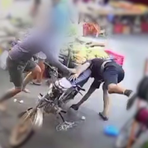 Homem tenta matar comerciante em feira no Ceará, arma falha e alvo do criminoso o desarma