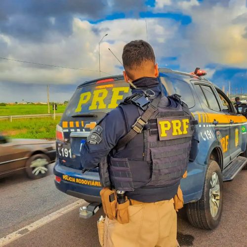 PRF realiza Operação Mão Única na BR-116, no feriado de Tiradentes; entenda